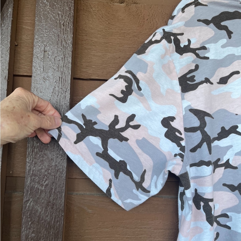 COPY - Pacsun Longer Fit XL women’s short sleeve camouflage tee shirt. EUC - Picture 3 of 5